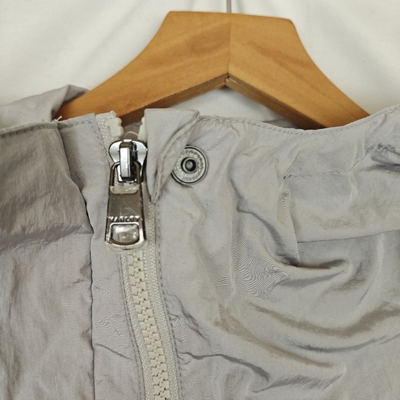 VARLEY TERRACE Hooded Windbreaker Jacket Metallic Ash Grey Long Sleeve Small - Picture 13 of 16